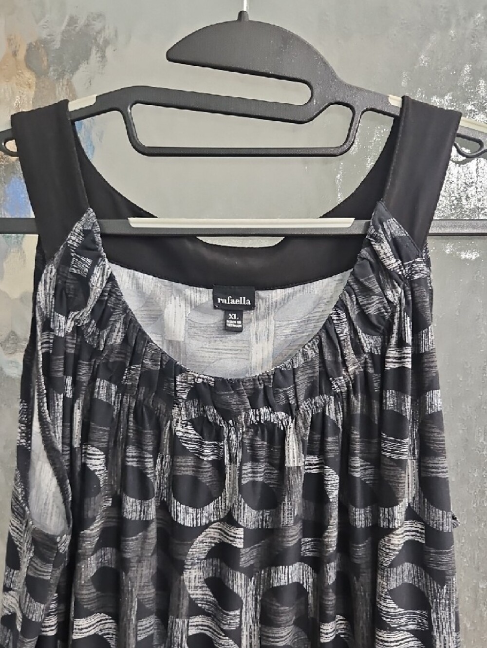 Rafaella Black & Gray Circular Print Sleeveless Tank - Picture 3 of 4